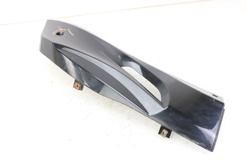 photo de BAJO CARENADO DERECHA LONGJIA SHARPY 125 (2020 - 2024) - Primer plano técnico