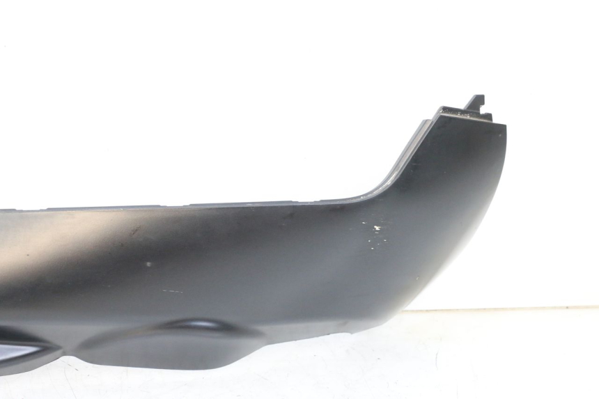 photo de BAJO CARENADO DERECHA PIAGGIO MP3 HPE 350 (2018 - 2020) - Características distintivas