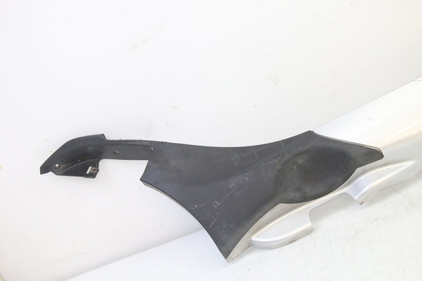photo de FALDóN LATERAL DERECHO PIAGGIO MP3 500 (2014 - 2017) - Detalle de la pieza