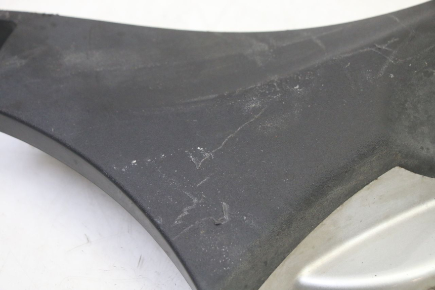 photo de FALDóN LATERAL DERECHO PIAGGIO MP3 500 (2014 - 2017) - Otra perspectiva