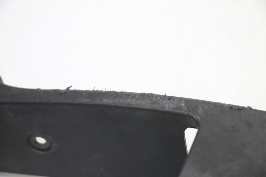 photo de FALDóN LATERAL DERECHO PIAGGIO MP3 500 (2014 - 2017) - Primer plano técnico