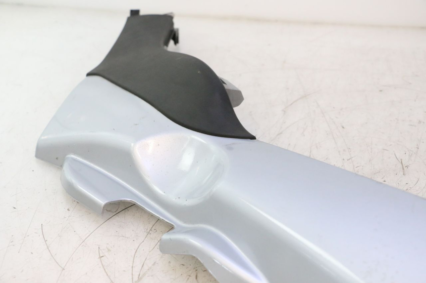 photo de FALDóN LATERAL DERECHO PIAGGIO MP3 125 (2006 - 2014) - Detalle de la pieza
