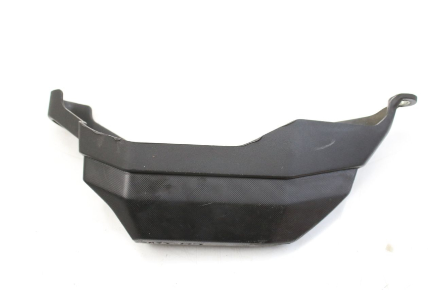 photo de FALDóN LATERAL DERECHO YAMAHA MT-07 MT07 700 (2018 - 2020) - Otra perspectiva