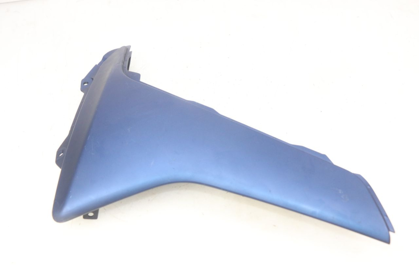 photo de FALDóN LATERAL DERECHO YAMAHA N-MAX NMAX 125 (2017 - 2020) - Primer plano técnico