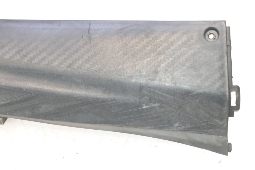 photo de BAJO CARENADO DERECHA SYM ORBIT III 3 4T 50 (2021 - 2025) - Detalle de la pieza