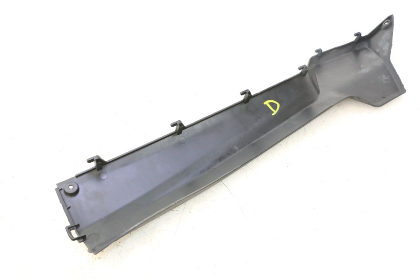 photo de BAJO CARENADO DERECHA SYM ORBIT III 3 4T 50 (2021 - 2025) - Estado de la superficie y material