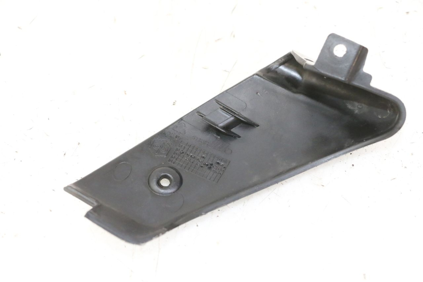 photo de BAJO CARENADO DERECHA PIAGGIO VESPA GRANTURISMO 200 (2004 - 2005) - Zoom estado de uso