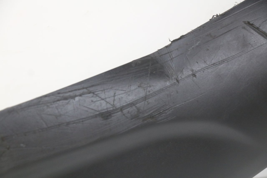 photo de FALDóN LATERAL DERECHO TNT MOTOR ROMA 10' 2T 50 (2011 - 2018) - Estado de la superficie y material