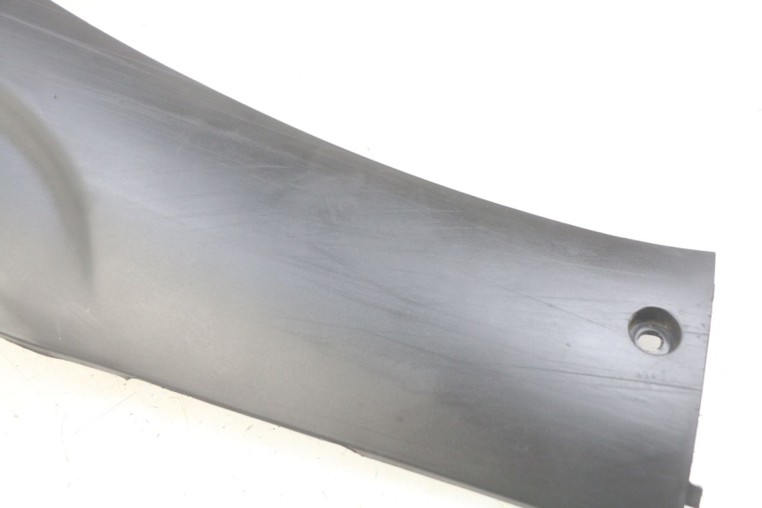 photo de FALDóN LATERAL DERECHO TNT MOTOR ROMA 10' 4T 50 (2019 - 2022) - Detalles de los puntos de fijación