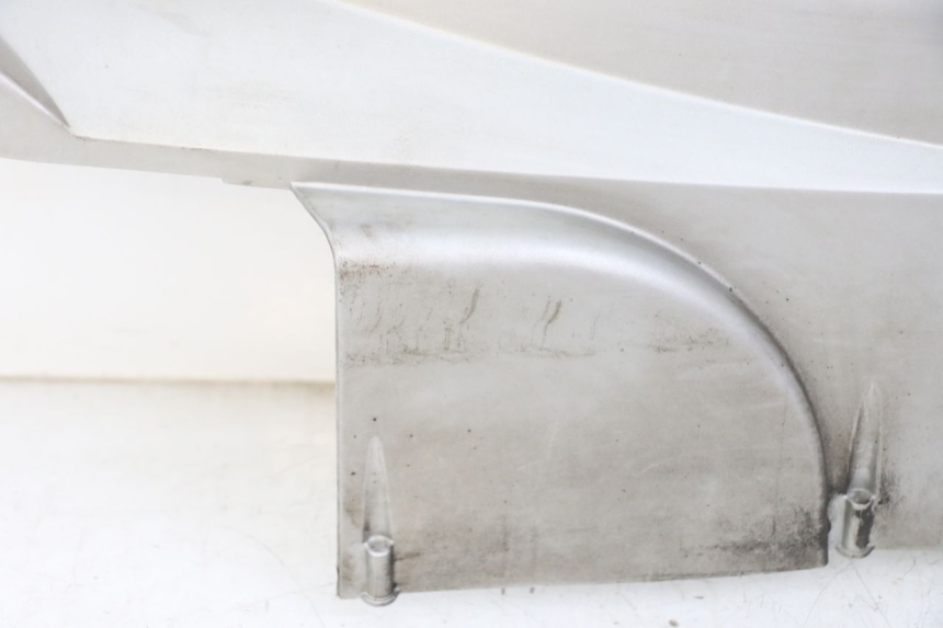 photo de BAJO CARENADO DERECHA PEUGEOT SATELIS 125 (2010 - 2012) - Otra vista del artículo