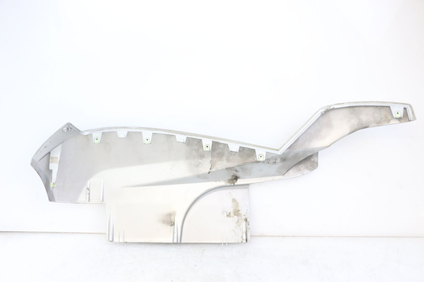 photo de BAJO CARENADO DERECHA PEUGEOT SATELIS 125 (2010 - 2012) - Primer plano técnico