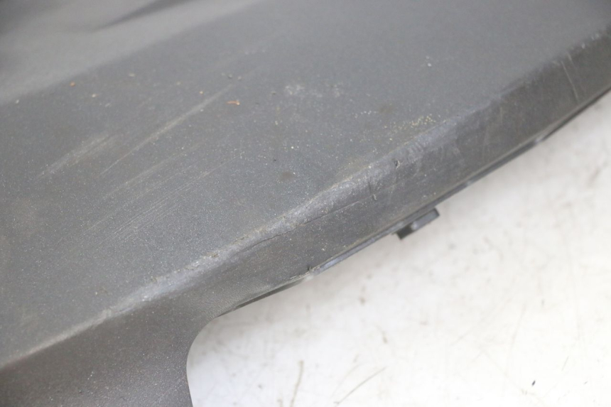 photo de BAJO CARENADO DERECHA PEUGEOT SATELIS 125 (2013 - 2018) - Zoom estado de uso