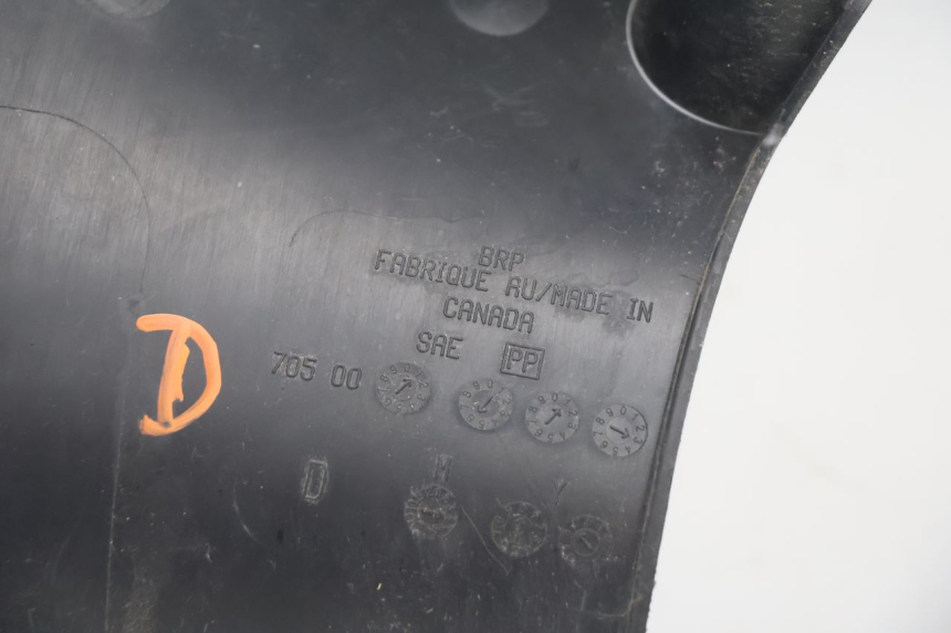 photo de BAJO CARENADO DERECHA CAN-AM SPYDER RS 1000 (2008 - 2012) - Estado de la superficie y material
