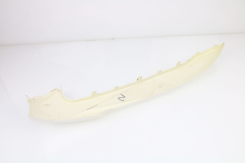 photo de BAJO CARENADO DERECHA RAZZO STEED 125 (2012 - 2018) - Estado de la superficie y material