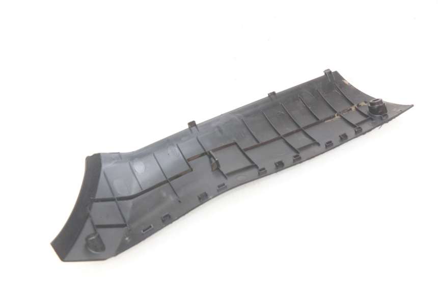 photo de FALDóN LATERAL DERECHO PEUGEOT STREETZONE 4T 50 (2018 - 2023) - Otra perspectiva