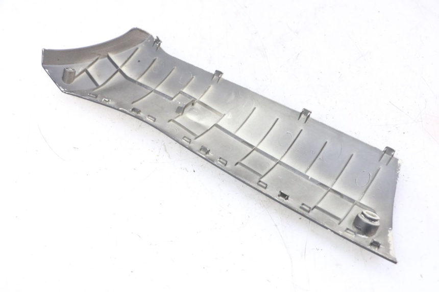 photo de BAJO CARENADO DERECHA PEUGEOT STREETZONE I NAKED 2T 50 (2018 - 2020) - Otra perspectiva