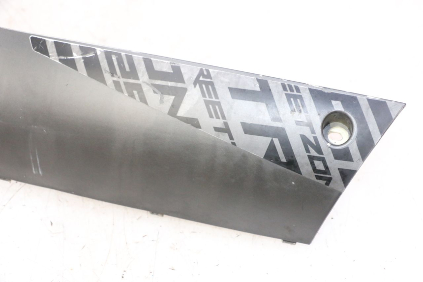 photo de BAJO CARENADO DERECHA PEUGEOT STREETZONE I NAKED 2T 50 (2018 - 2020) - Primer plano técnico