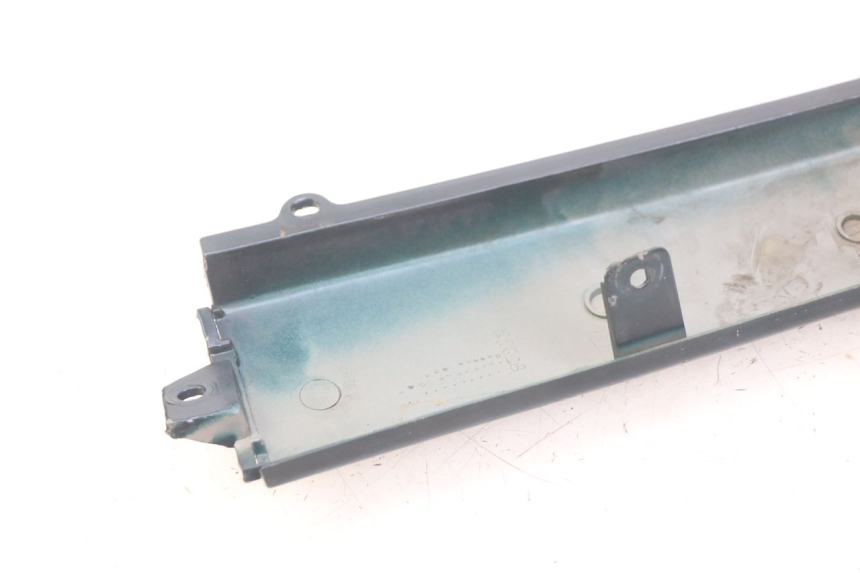 photo de FALDóN LATERAL DERECHO PEUGEOT SV 125 (1991 - 1994) - Otra perspectiva