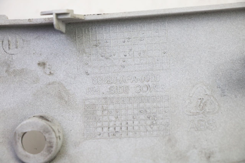 photo de BAJO CARENADO DERECHA PEUGEOT TWEET PRO EFI 4T 50 (2021 - 2022) - Zoom sobre los componentes