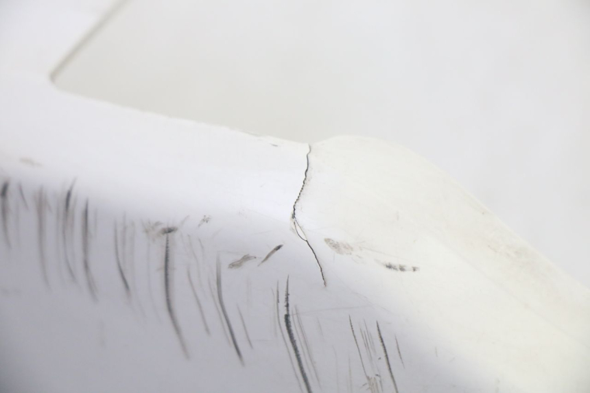 photo de BAJO CARENADO DERECHA PEUGEOT TWEET PRO EFI 4T 50 (2021 - 2022) - Primer plano técnico