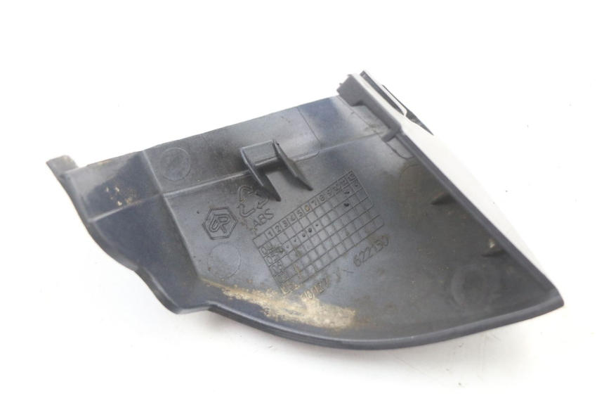photo de BAJO CARENADO DERECHA PIAGGIO VESPA LX 125 (2005 - 2010) - Zoom estado de uso