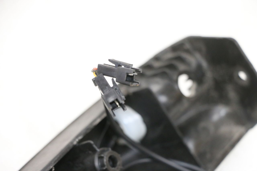 photo de BAJO DE CAJA DERECHO DUALTRON VICTOR LIMITED 1 - Estado de la superficie y material