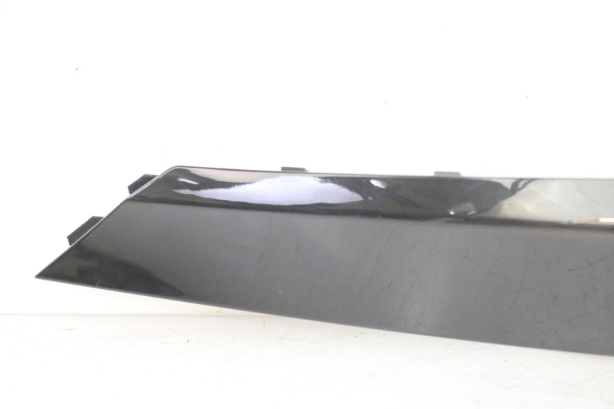 photo de BAJO CARENADO DERECHA MBK WAAP 125 (2008 - 2013) - Zoom sobre los componentes