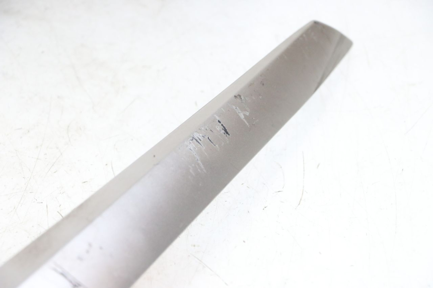 photo de FALDóN DERECHO YAMAHA XMAX X-MAX ABS 125 (2017 - 2020) - Primer plano técnico