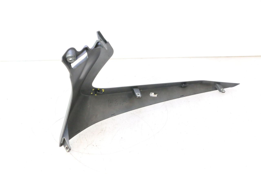 photo de BAJO CARENADO DERECHA YAMAHA X-MAX XMAX 125 (2010 - 2013) - Características distintivas
