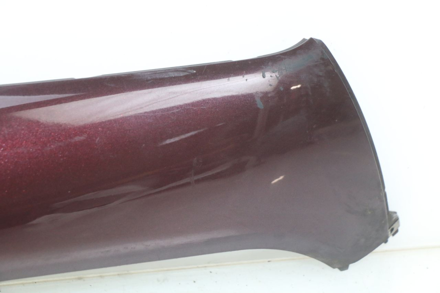 photo de FALDóN LATERAL DERECHO PIAGGIO X8 125 (2004 - 2007) - Características distintivas