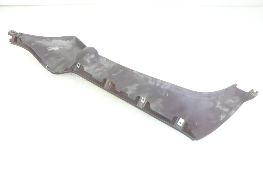 photo de FALDóN LATERAL DERECHO PIAGGIO X8 125 (2004 - 2007) - Primer plano técnico