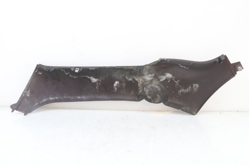 photo de FALDóN LATERAL DERECHO PIAGGIO X8 125 (2004 - 2007) - Primer plano técnico