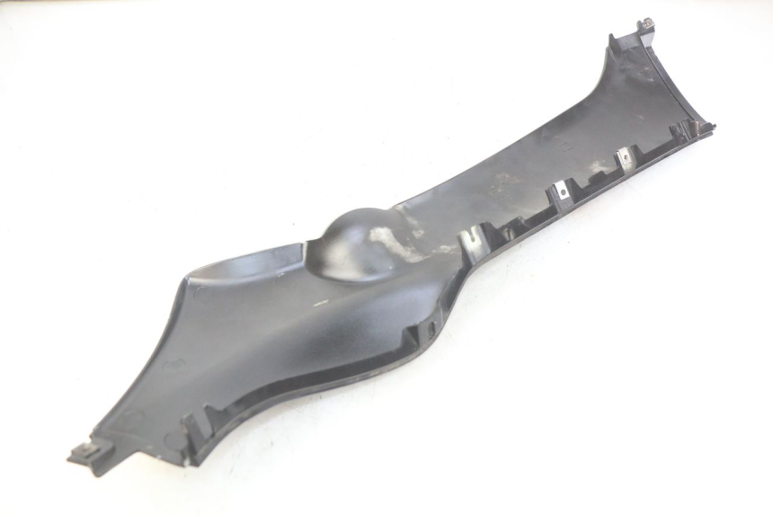 photo de FALDóN LATERAL DERECHO PIAGGIO XEVO - X EVO 125 (2007 - 2017) - Primer plano técnico