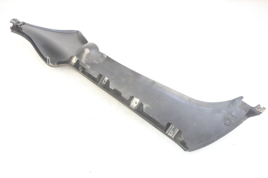 photo de FALDóN LATERAL DERECHO PIAGGIO XEVO - X EVO 125 (2007 - 2017) - Estado de la superficie y material