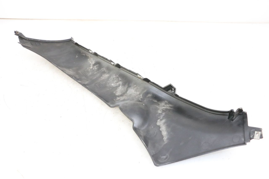 photo de FALDóN LATERAL DERECHO PIAGGIO XEVO - X EVO 125 (2007 - 2017) - Zoom estado de uso