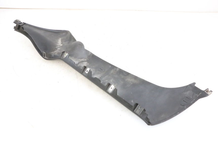 photo de FALDóN LATERAL DERECHO PIAGGIO XEVO - X EVO 125 (2007 - 2017) - Primer plano técnico