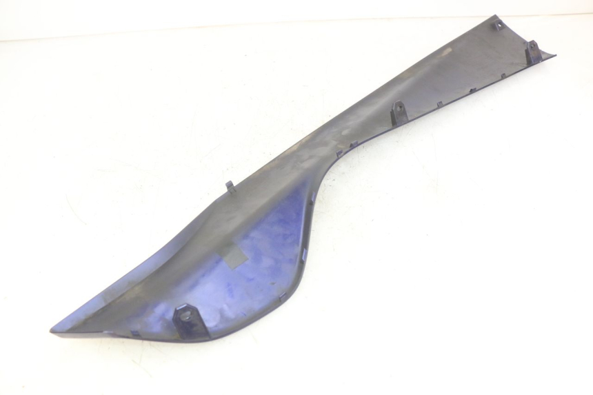 photo de FALDóN LATERAL DERECHO YAMAHA YP MAJESTY 400 (2004 - 2008) - Primer plano técnico