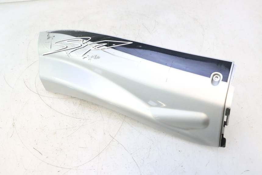 photo de FALDóN LATERAL DERECHO YAMAHA YP MAJESTY 125 (2002 - 2006) - Primer plano técnico