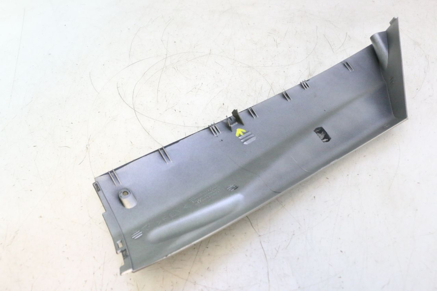photo de FALDóN LATERAL DERECHO YAMAHA YP MAJESTY 125 (2002 - 2006) - Recambio usado revisado