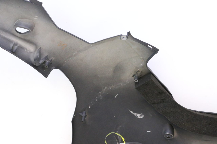 photo de BAJO CARENADO DERECHA YAMAHA YZF R6 600 (2008 - 2009) - Primer plano de alta resolución