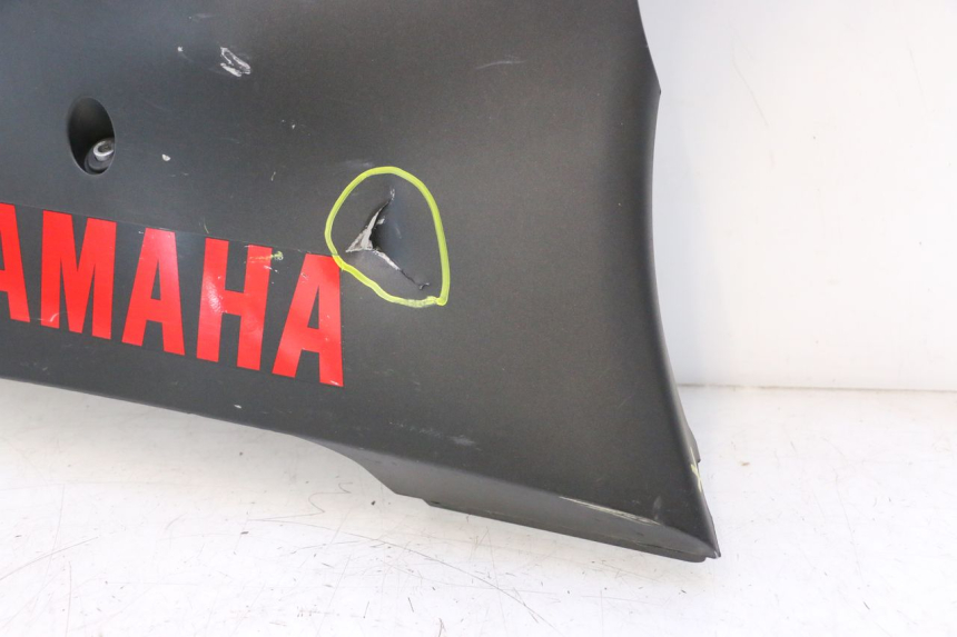 photo de BAJO CARENADO DERECHA YAMAHA YZF R6 600 (2008 - 2009) - Primer plano técnico