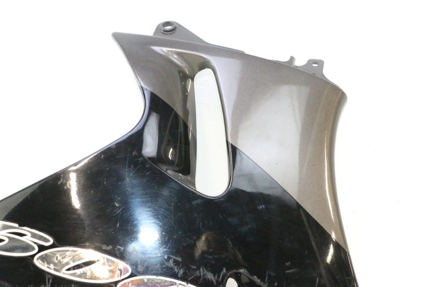 photo de BAJO CARENADO DERECHA KAWASAKI ZZR 600 (1995 - 2004) - Primer plano técnico