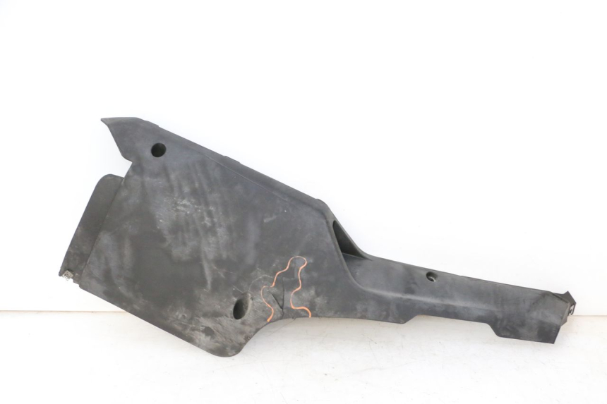 photo de BAJO CARENADO IZQUIERDA QUADRO 4 4D 350 (2015 - 2018) - Detalle de la pieza