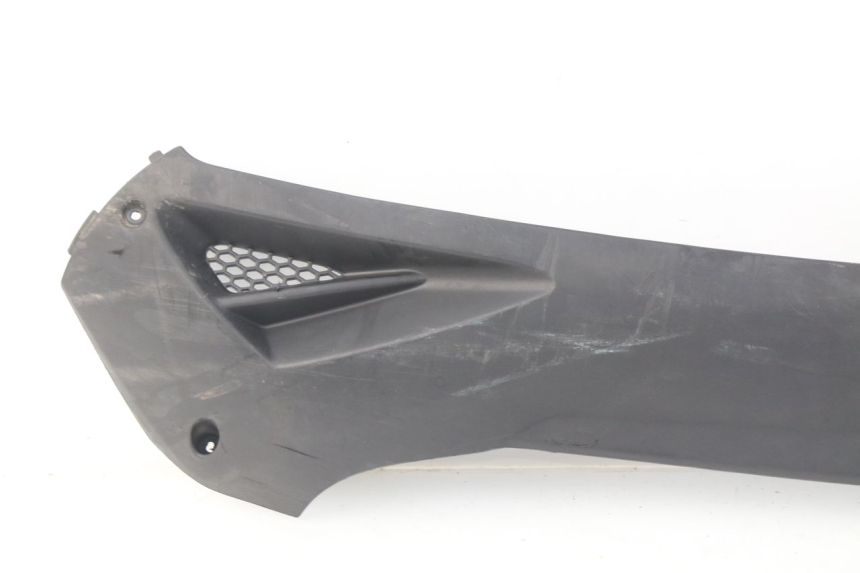 photo de BAJO CARENADO IZQUIERDA KYMCO AGILITY CITY 4T 50 (2008 - 2016) - Primer plano técnico