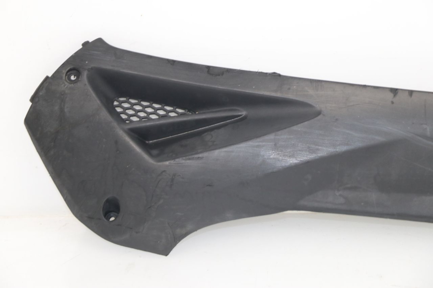 photo de BAJO CARENADO IZQUIERDA KYMCO AGILITY CITY 50 (2008 - 2016) - Detalles de los puntos de fijación