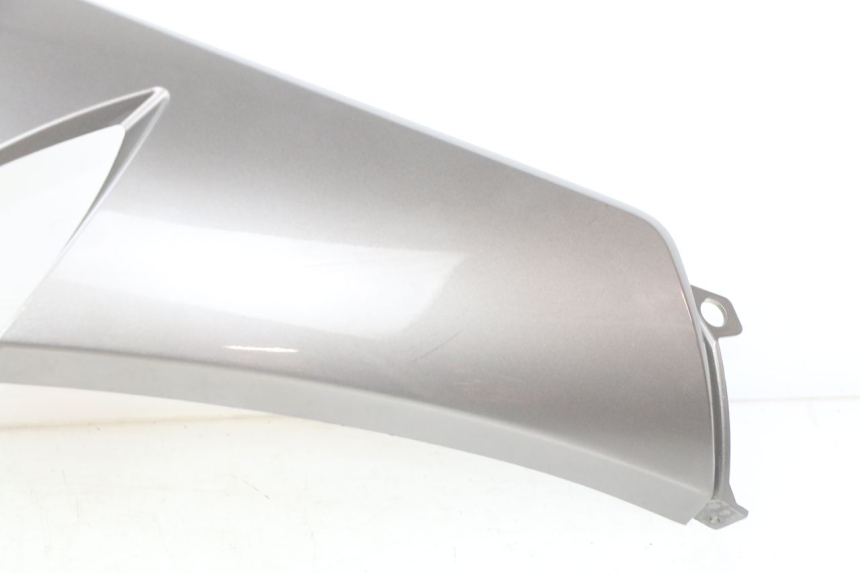 photo de BAJO DE CAJA IZQUIERDA PEUGEOT CITYSTAR AIR 125 (2014 - 2017) - Estado de la superficie y material