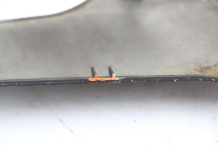 photo de BAJO CARENADO IZQUIERDA LONGJIA EASY MAX 125 (2020 - 2024) - Detalles de los puntos de fijación