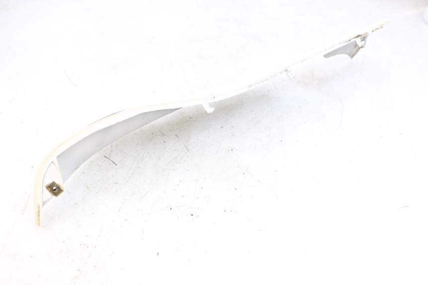 photo de BAJO CARENADO IZQUIERDA SYM FIDDLE 2 50 (2008 - 2013) - Detalles de los puntos de fijación