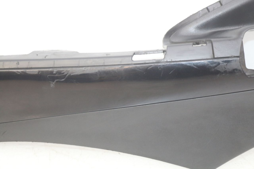 photo de BAJO DE CAJA IZQUIERDA PIAGGIO FLY 4T 50 (2013 - 2017) - Características distintivas