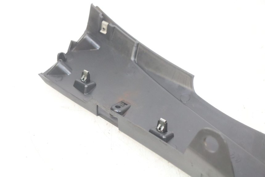 photo de BAJO DE CAJA IZQUIERDA PIAGGIO FLY 4T 50 (2013 - 2017) - Zoom estado de uso